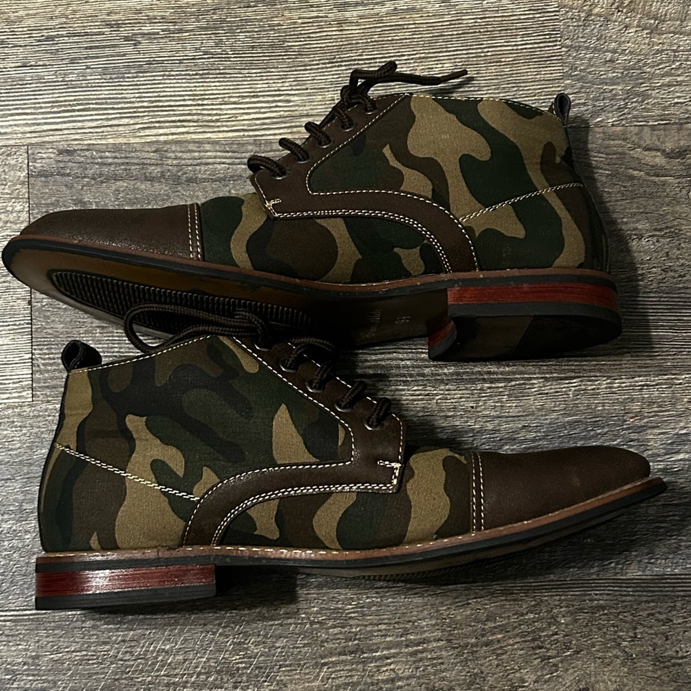 Ferro Aldo Men's Sz 91/2 Shoes Military Camouflage